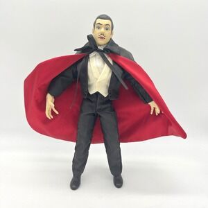 1999 Hasbro Universal Studios Dracula Vampire Figure Doll Collectible